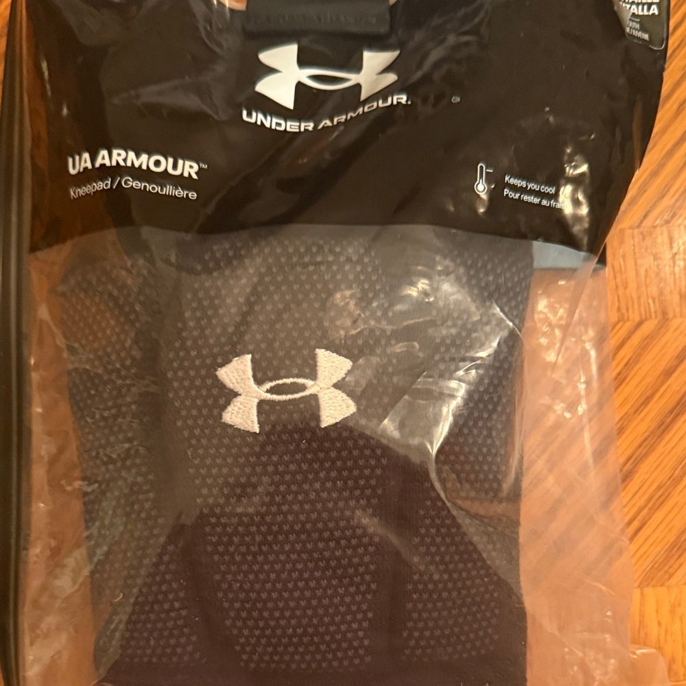 Under Armour Black and White Kids Knee Pads